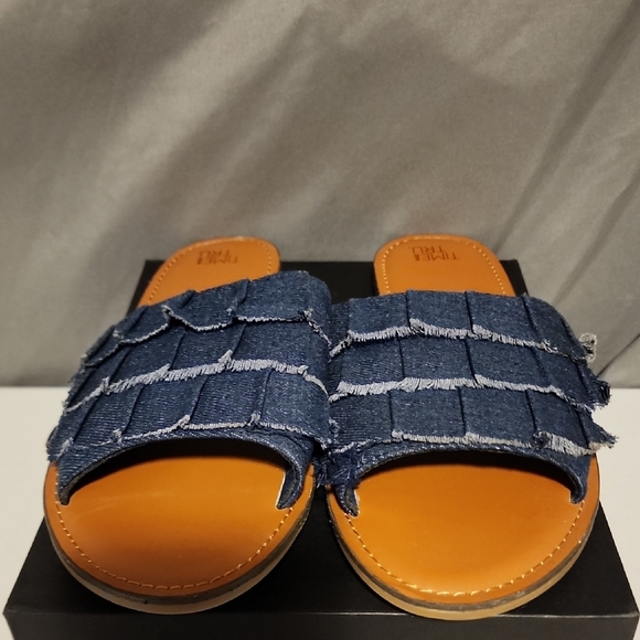 Time and Tru Tan Slides - Picture 1 of 7